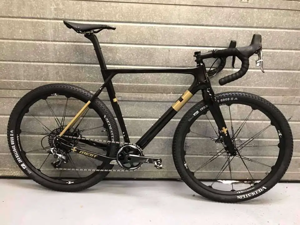 carbon gravel frame