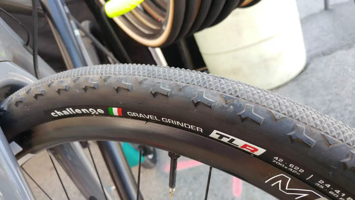 best tubeless gravel tyres